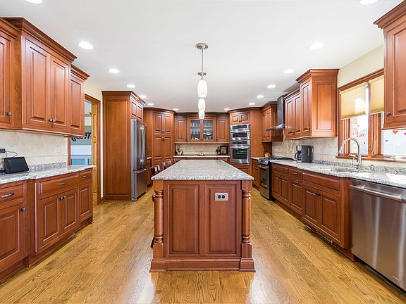 2nd image of 8103 Wheatfield Dr