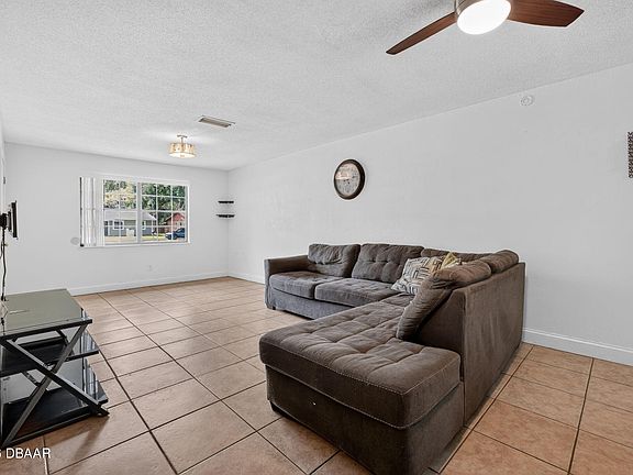 5th image of 912 Royal Oak Ct