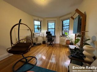 376 Riverway APT 12A, Boston, MA 02115