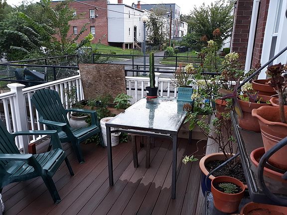2nd image of 1328 Holbrook St NE