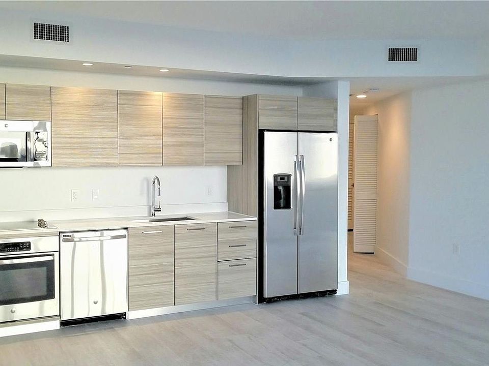 1st image of 3401 NE 1st Ave #9