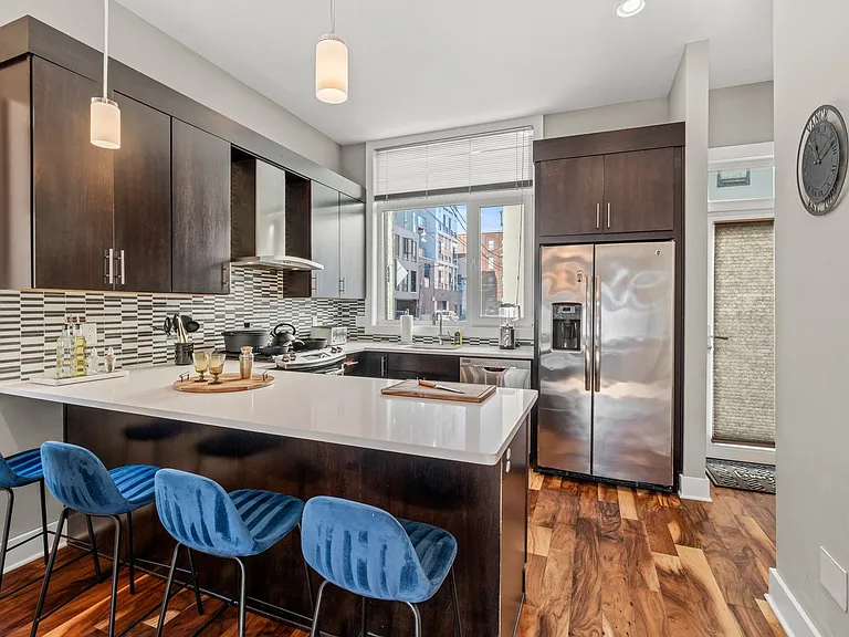 Breakfast bar