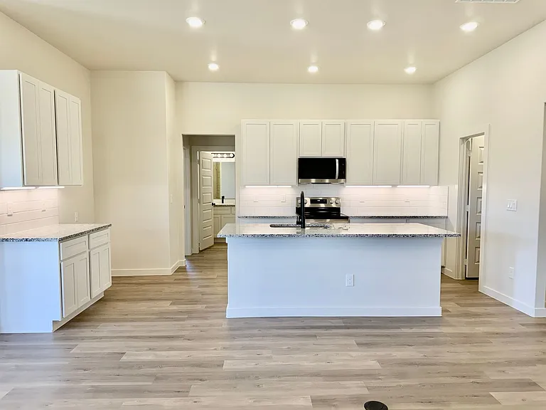 2408 Aberdeen Ave — Photo 7