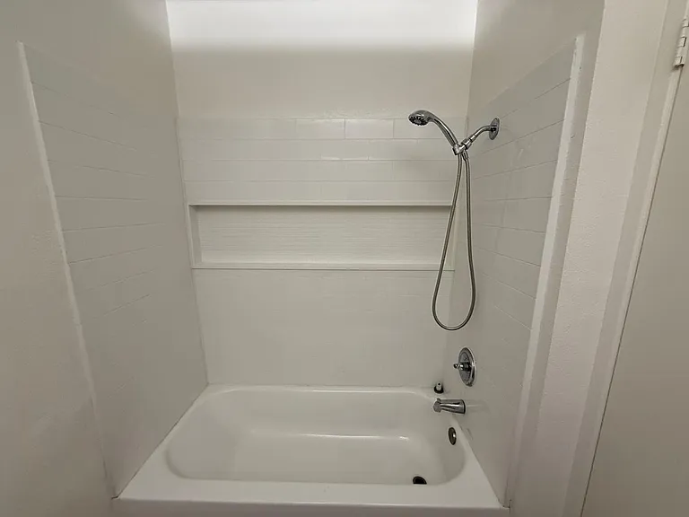 153 Streamwood — Photo 12