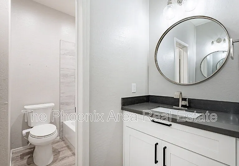 2823 E Tulsa St — Photo 30