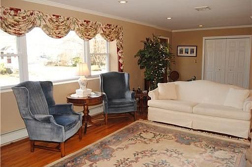 4th image of 3 Drury Ln