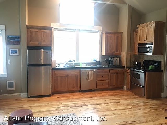 2nd image of 2233 NW High Lakes Loop Unit 2