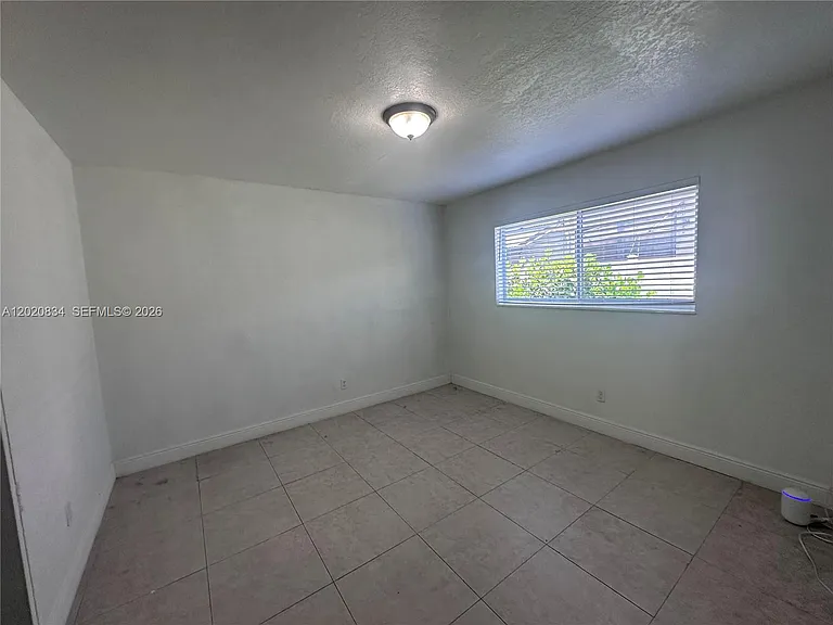 2806 SW 35th Ave #1 — Photo 19