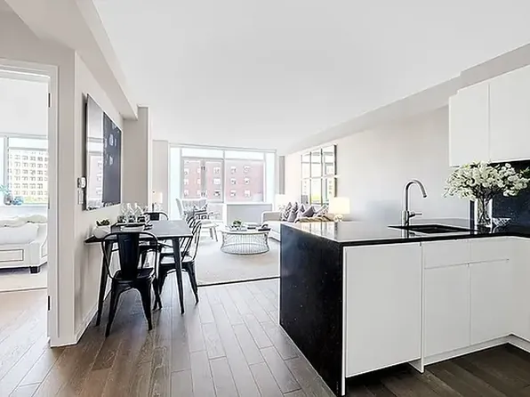 385 First Avenue image 1 of 10