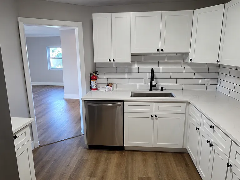 1019 Green Ln — Photo 11