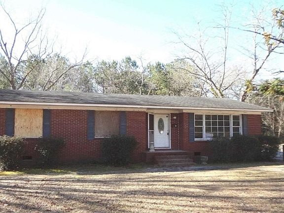 2nd image of 12 E Sassafras St.