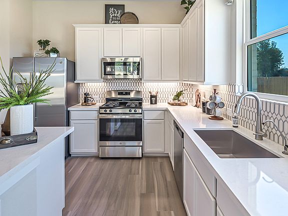 3rd image of 8407 Barrington Grove Trce