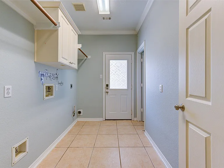 3819 Rivermoss Ln — Photo 36