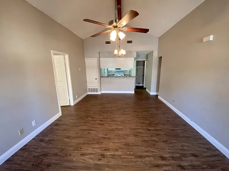 1013 Hyridge St — Photo 3