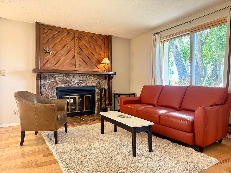 1st image of 4 Reynolds Road #8