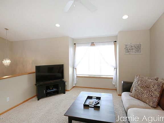 3rd image of 1701 Simmons Ave NE