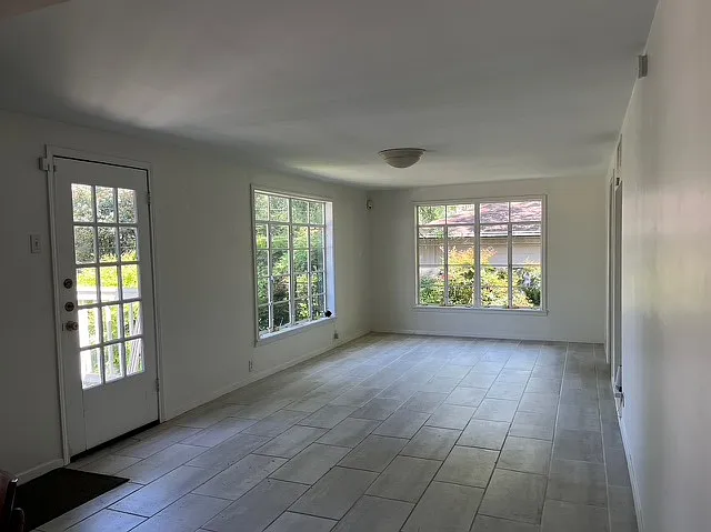 137 Schreiner Pl — Photo 7