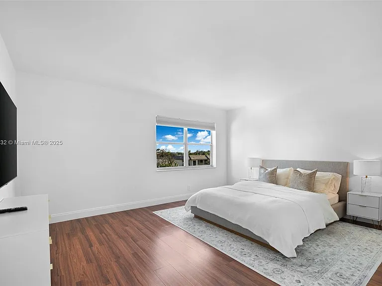 401 Golden Isles Dr #406 — Photo 5