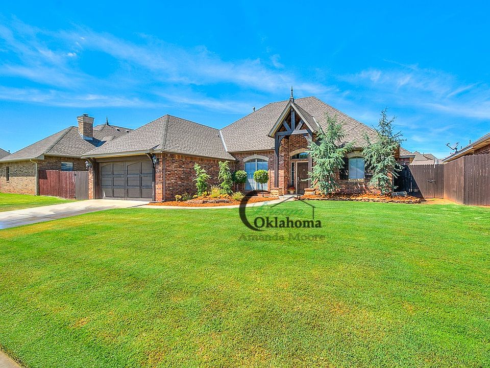 1st image of 927 Ashwood Ln