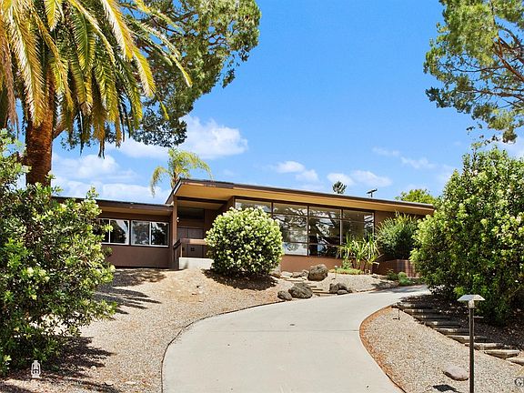2nd image of 3952 Claremont Dr