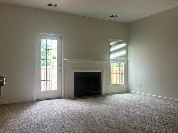 3rd image of 806 Wedgewood Way