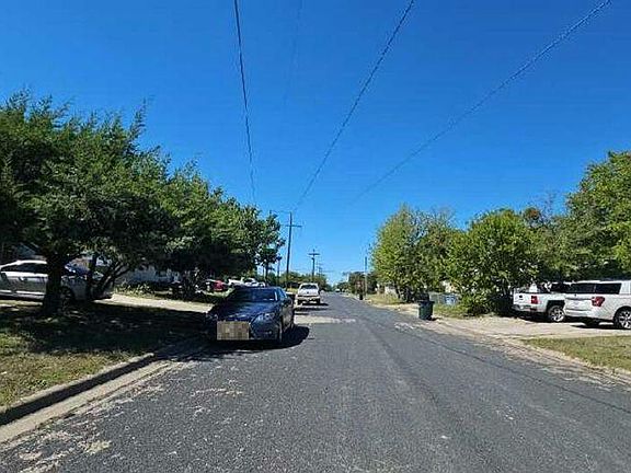 5th image of 2906 Taft St