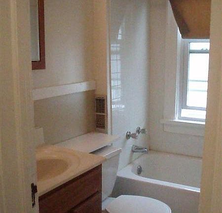 3rd image of 2039 Lewis Dr