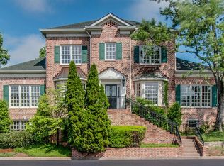 18 Westlake Dr, Nashville, TN 37205
