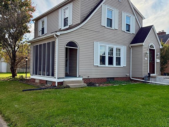 2nd image of 824 King St