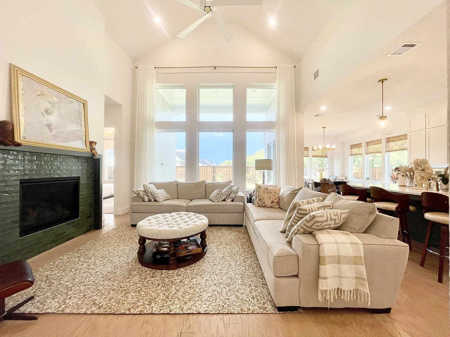 4 bed, 3534 sqft, $5,500 — Photo 1