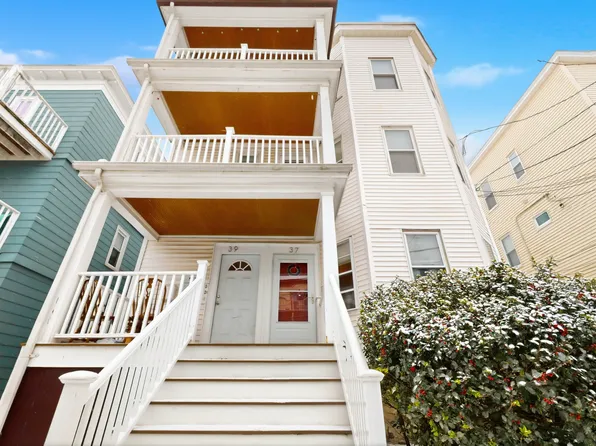 37 Belknap St #2A, Somerville, MA 02144