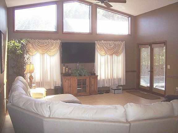 2nd image of 35442 Crescent Dr