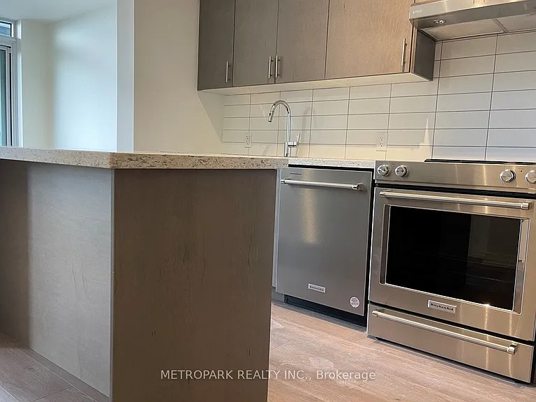 9000 Jane St #1506 — Photo 12