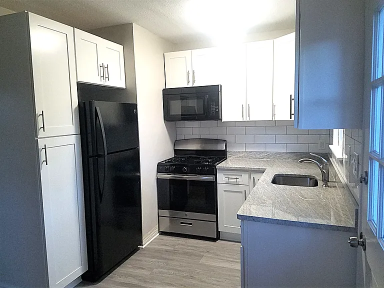 2259 2nd Ave N #B — Photo 4