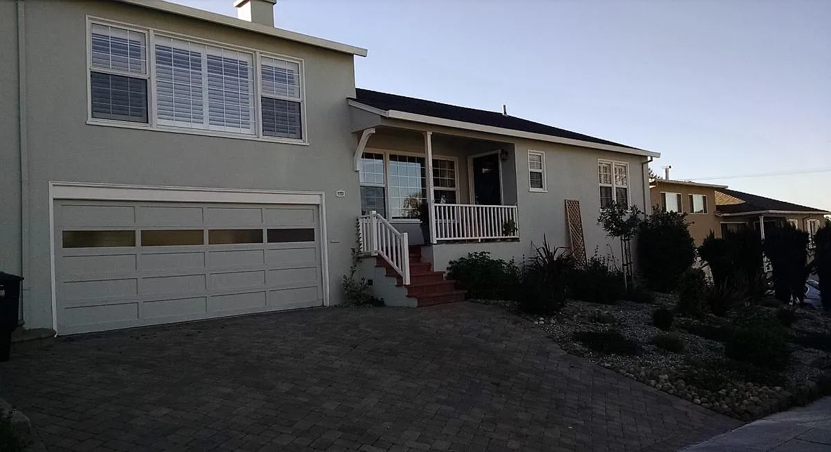 4 bed, 2270 sqft, $8,400 — Photo 1