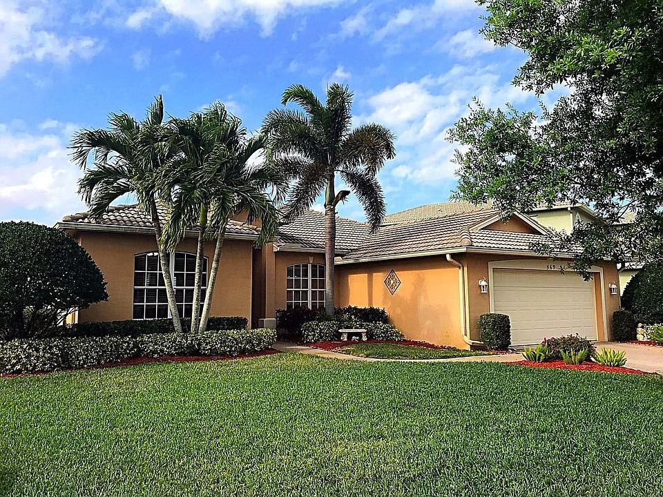 1st image of 569 NW Waverly Cir