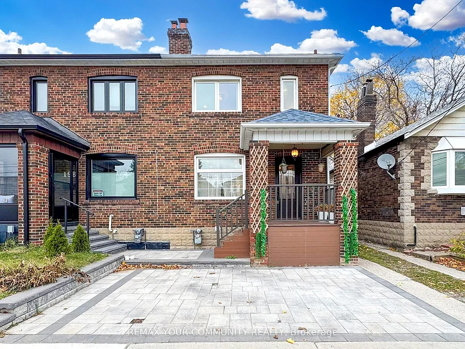196 Lawrence Ave W
