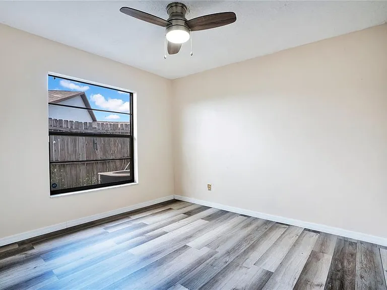 4805 Kingston Cir — Photo 19