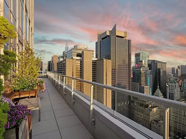 247 West 46th Street image 10 of 25