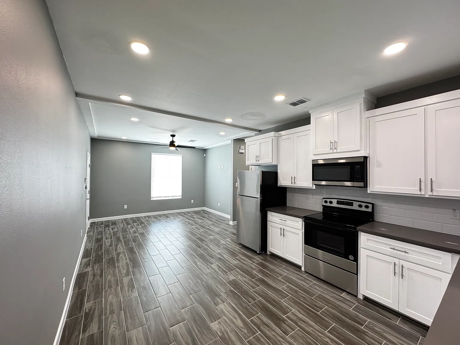 2 bed, $1,150 — Photo 3