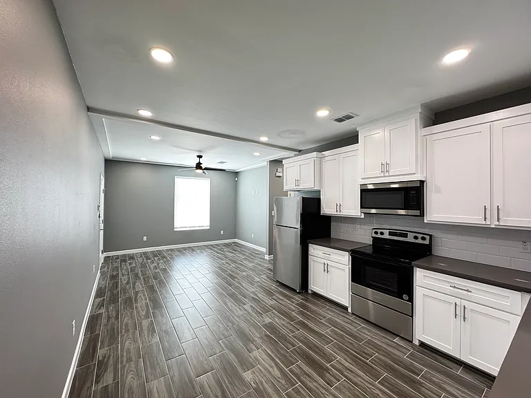 1808 Angelina Dr #4 — Photo 6
