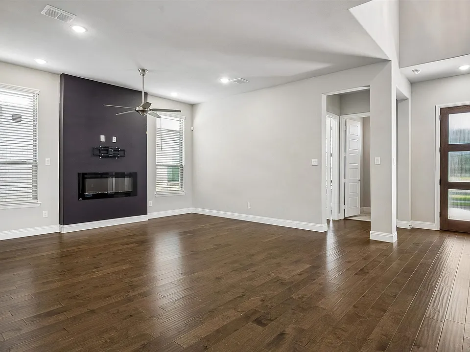 4862 Campbell Cv