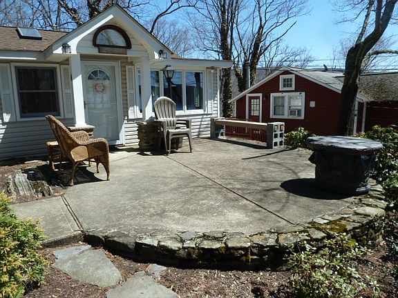 4th image of 4 Wilderness Dr