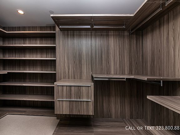 5th image of 825 N Croft Ave #303