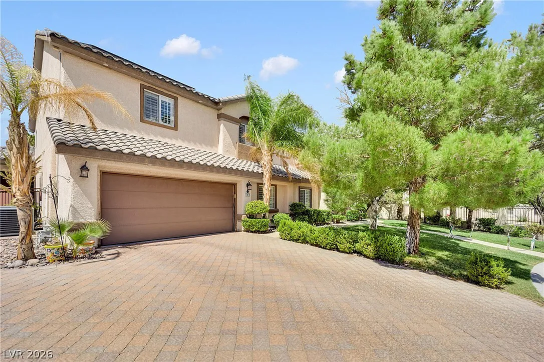 5 bed, 5.0 bath, 4151 sqft, $6,800 — Photo 3