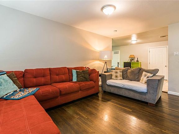 4th image of 2539 Brandywine Dr