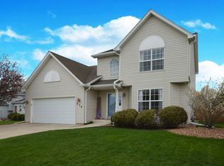 514 Creekside Cir, Minooka, IL 60447
