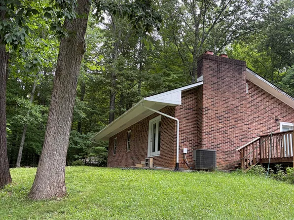 317 Bill Bennett Rd, Johnson City, TN 37604