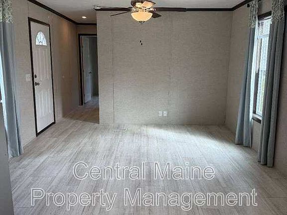 4th image of 17 Austin Dr