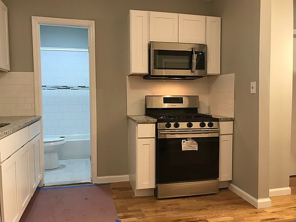 2nd image of 452 Poplar St #1